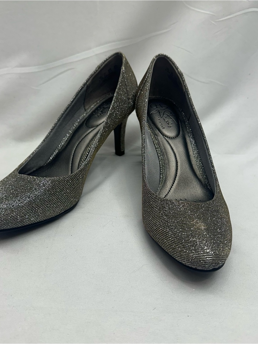 Life Stride Glitter Round Toe High Heels - Silver/Gold 8.5